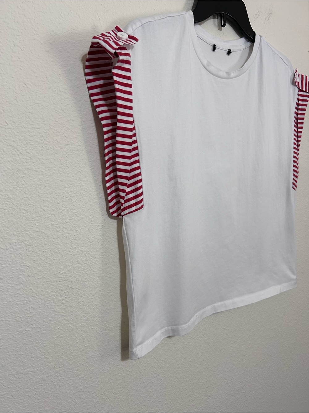 ZARA White Crewneck Tee with Red Striped Cuffed Sleeves Size S - Picture 4 of 8